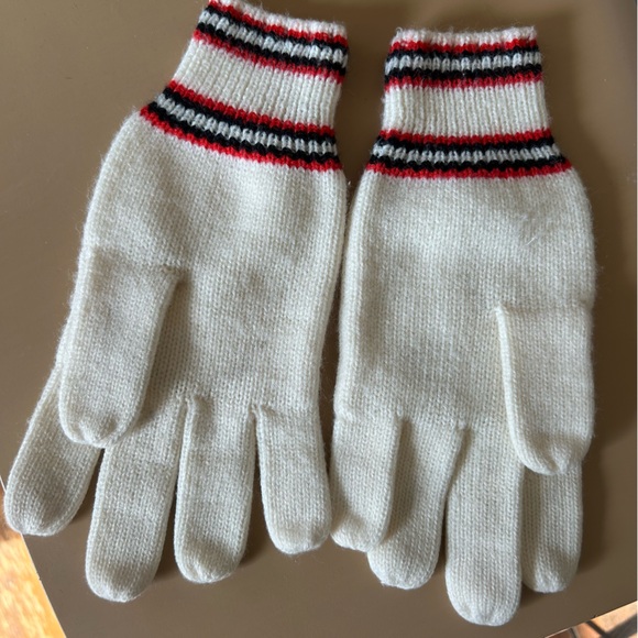 Hunter Hat and Glove Set - Picture 5 of 9